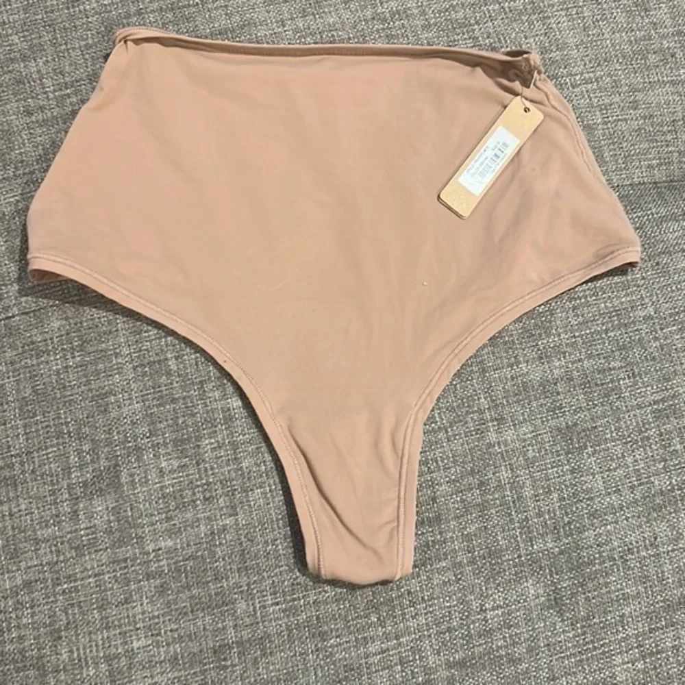 Skims Fits Everybody High Waisted Thong - Picture 7 of 12